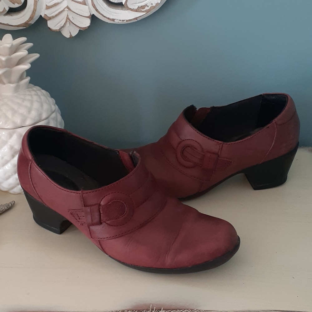 % Clarks oxblood leather booties